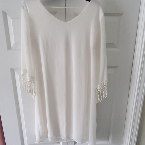 CHARMING CHARLIE LIGHT CREAM TOP - Picture 1 of 4